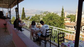 Sunrise Hotel