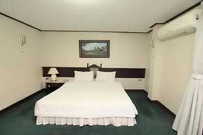 Baan Busarin Hotel