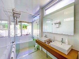 Ahman Suite Villa Sumuide