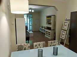 Baratero Red House Apartment