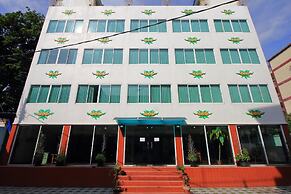 OYO 410 Diamond Boutique Hostel