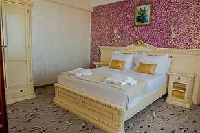 Almar Luxury Hotel