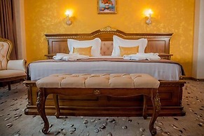 Almar Luxury Hotel
