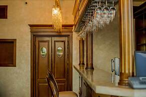 Almar Luxury Hotel