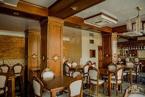 Almar Luxury Hotel