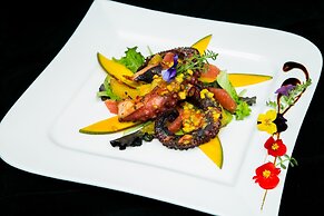 Almar Luxury Hotel
