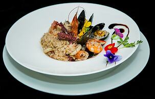 Almar Luxury Hotel