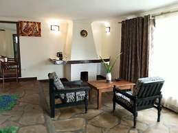 Da Vinci Gorilla Lodge