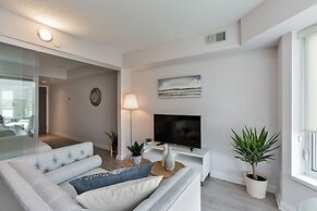 QuickStay - Class in Yorkville (Yonge & Bloor)