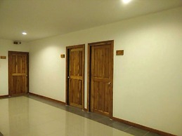 Thongphaphum Place