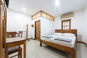 Thongphaphum Place