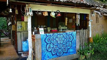 Pho Rak Nah Pai Guesthouse