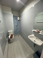 Sandee Room