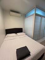 Sandee Room