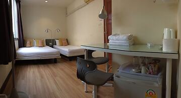 Cloudy Hostel