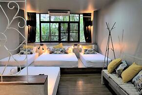 Cloudy Hostel