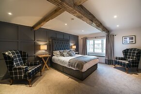 Assheton Arms