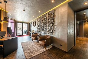 All Seasons Residence Hotel