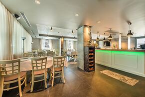 All Seasons Residence Hotel