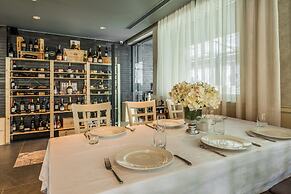 All Seasons Residence Hotel