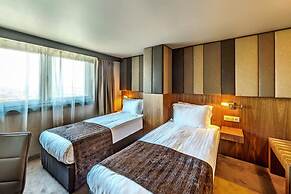 All Seasons Residence Hotel