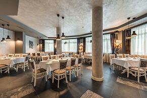 All Seasons Residence Hotel