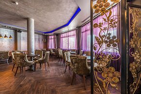 All Seasons Residence Hotel