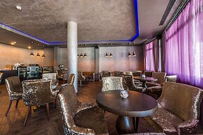 All Seasons Residence Hotel