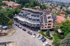 All Seasons Residence Hotel