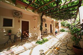 Christianna Studios