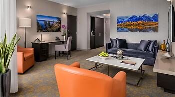 Hotel X Toronto, a Destination by Hyatt Hotel