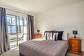 Black on Grey Motel