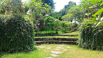 Astawa House
