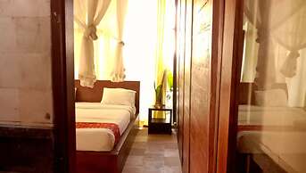 Astawa House