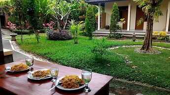 Astawa House