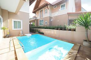 Lana Pool Villa