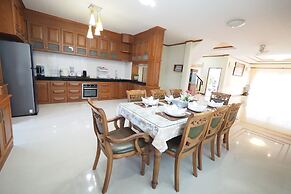 Lana Pool Villa