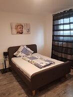 Sunnys Hotel & Residence