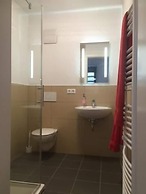Sunnys Hotel & Residence