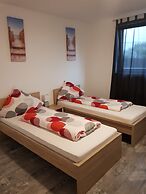 Sunnys Hotel & Residence