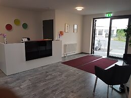 Sunnys Hotel & Residence