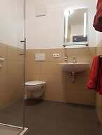 Sunnys Hotel & Residence