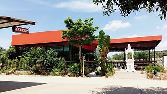 Banana Resort Sadao