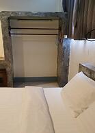 Top Harvest Rental - Hostel