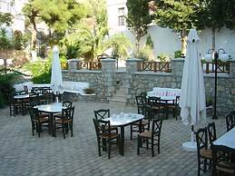 Oasis Hotel