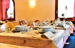 Alpen Hotel Rabbi