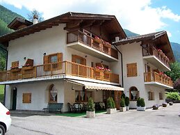 Alpen Hotel Rabbi