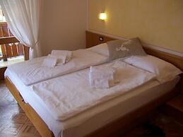 Alpen Hotel Rabbi