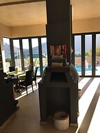 11 Escape Views