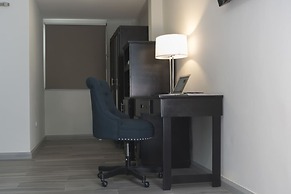 King's Hotel & Residences